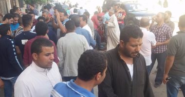 بالصور.. ضحايا مستريح كفر الشيخ يحررون محاضر ضده بعد إيهامهم للسفر لعمان