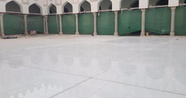 بالصور.. أرضيات الجامع الأزهر تكتسى برخام "الحرم المكى"