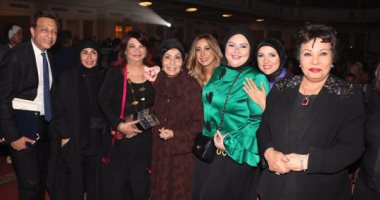 بالصور.. تكريم "اليوم السابع"  ونجوم الفن والرياضة فى حفل تخرج احدى المدارس