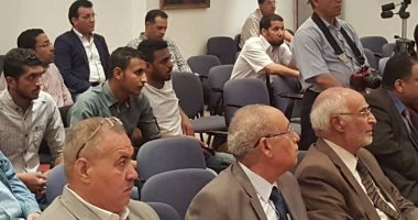 بالصور .. نقاد يطالبون بطباعة مخطوطات الطاهر مكى