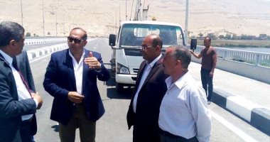 محافظ سوهاج يتفقد الإستعدادات النهائية لمحور جرجا قبل إفتتاح الرئيس له