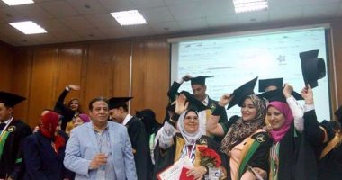 جامعة عين شمس تكرم خريجى التعليم المفتوح بكلية الآداب