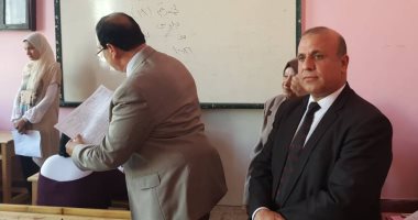 محافظ الدقهلية يزور مدرسة أحمد زويل لمتابعة سير امتحانات الشهادة الإعدادية 