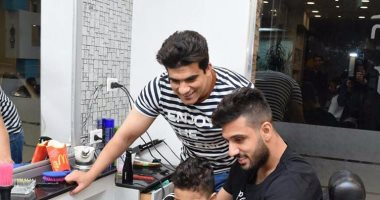 أحمد الشناوى ينشر صورة نجله آدم عند "الحلاق"