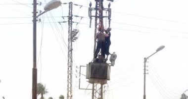 محافظ سوهاج : تركيب محول كهرباء بالطريق الرئيسى لقرية أم دومة وتل الزوكى