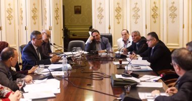 "قوى البرلمان" تطالب "المالية" بإدراج 400ألف بالموازنة لبرامج تدريب المرأة