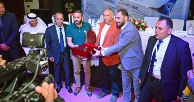 حازم إمام يحضر تكريم برنامج "القاهرة أبو ظبى" بالإمارات