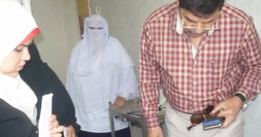 بالصور.. وكيل صحة الفيوم فى زيارة مفاجئة لوحدات ابشواى وسنورس
