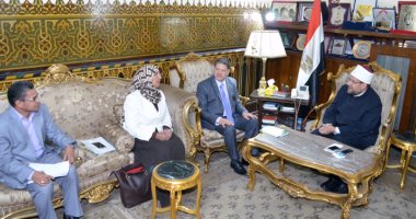 وزير الأوقاف يناقش الترتيبات النهائية للبرنامج التليفزيونى "مع الشباب"