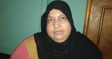 بالصور.. ناهد تخطت الثلاثين وتحبو مثل الأطفال بسبب شلل نصفى تحلم بالعلاج