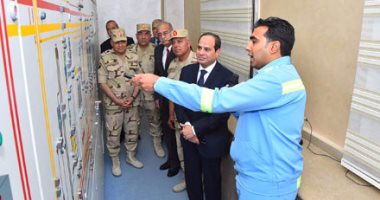 بالصور.. السيسى عن زيادة أسعار تذاكر السكة الحديد: "الحكومة هتجيب منين"