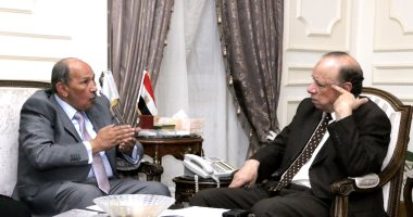 محافظ القاهرة يطالب الجمعيات الأهلية بالمساهمة فى توفير شنط رمضان