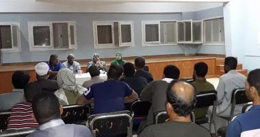 رئيس مركز الخارجة تعقد مؤتمرا شعبيا لتلبية مطالب أهالى قرى ناصر الثورة