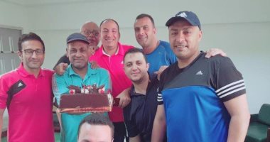 الجهاز الفنى للطلائع يحتفل بعيد ميلاد المدير الإدارى 