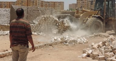 بالصور.. أمن أسوان يزيل 71 حالة تعد على أملاك الدولة