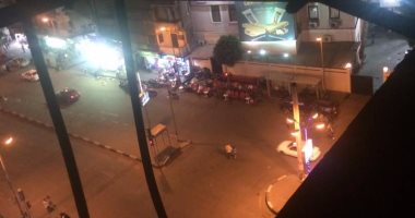بالصور.. الإشغالات تحاصر الأرصفة فى شارع قدرى وبورسعيد بحى السيدة زينب