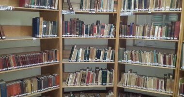 بالصور.. جابر نصار ينقذ تراث مكتبتى "المازنى والأهونى" 