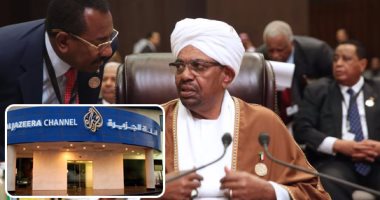 البشير يعزل أكبر مستشاريه من منصبه بعد تسريب مكالمة له أغضبت قطر.. الدوحة رصدت مكالمة بين الرئيس السودانى ومسئول إمارتى فقرر إقالته لإرضاء القطريين.. ويرفض إظهار موقف واضح من الحلف "السعودى المصرى الإماراتى"