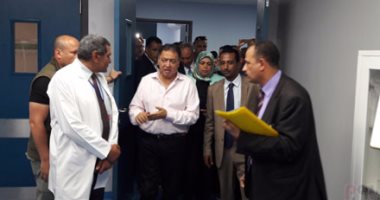 بالصور.. وزير الصحة ومحافظ البحر الأحمر يتفقدان مستشفى الشلاتين