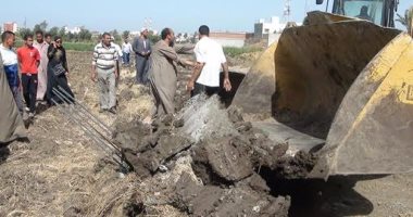 بالصور.. إزالة تعديات على 1628 مترا مربعا من أراضى الدولة بالبحيرة