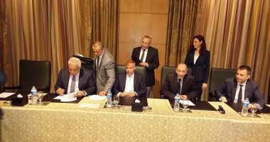 توقيع ملحق اتفاقية التصنيع بين "إيسترن كومبانى" و"فيليب موريس"