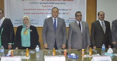 رئيس جامعة قناة السويس يشارك بحفل تخريج الدفعة الثلاثون لكلية الطب 