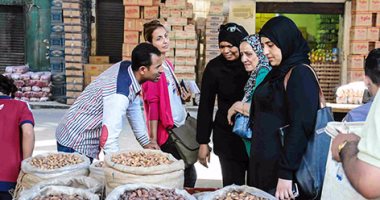 إقبال كثيف على سوق البلح  بعد جنون أسعار الياميش