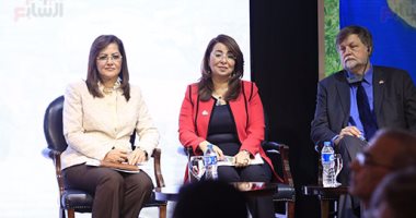 بالصور.. مسئول بالبنك الدولى يهنئ الحكومة بوصول مستفيدى تكافل وكرامة لـ1.7مليون أسرة