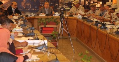 محافظ دمياط يعقد اجتماعا أمنيا موسعا لمناقشة استعادة أراضي الدولة 