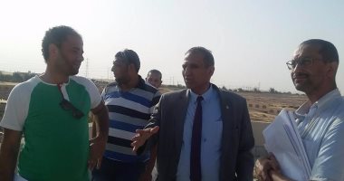 رئيس جامعة أسوان يتابع التزام الموظفين بالمبني الإداراي بمعايير العمل  