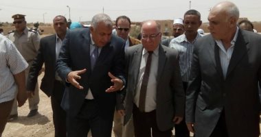 بالصور...وزير الثقافة ونائب وزير الإسكان يفتتحان السوق الحضارى بمركز باريس 