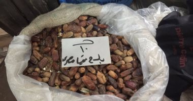 بالصور.. اليوم السابع ترصد أسعار البلح بالمحلة