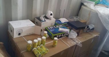 بالصور.. جمارك دمياط تحبط محاولة لتهريب كمية كبيرة من مستحضرات التجميل