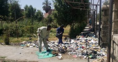 بالصور.. أبناء كوم أمبو بأسوان يرفعون 120 طنًا من القمامة بجهود ذاتية