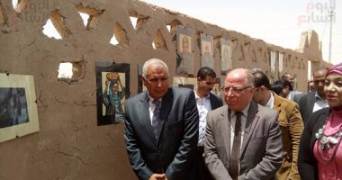 بالصو.. وزير الثقافة يتفقد نادى الهجن والفروسية ومعرضا للتراث