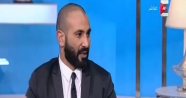 أحمد سعد عن شائعة زواجه بـ "سمية الخشاب": " هو أنا أطول!"