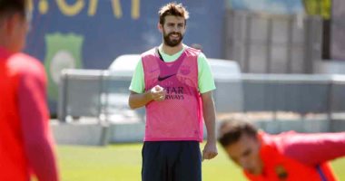 بيكيه يعود لتدريبات برشلونة قبل مواجهة إيبار الحاسمة