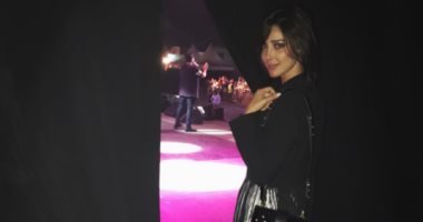 شاهد.. بسمة بوسيل أثناء غناء زوجها تامر حسنى بمهرجان "موازين"