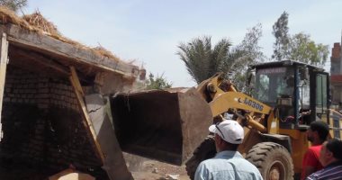 تنفيذ 17 قرار إزالة تعديات على أملاك الدولة بكفر الشيخ