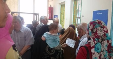 بالصور .. إقبال كبير من الأهالى على قوافل جامعة بنها بالعبور