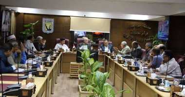 محافظ جنوب سيناء يطمئن الأهالى بخصوص حملة الإزالات 