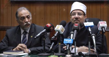 بالصور.. وزير الأوقاف ردا على هجوم الجماعات المتطرفة: لا يقذف بالأحجار إلا الشجر المثمر