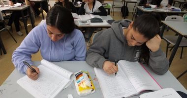 أساليب إسرائيل لاختراق المصريين.. تدريس "العامية المصرية" بجامعاتها لتكوين كوادر تحلل الشأن المصرى.."السوشيال ميديا" بوابتها الكبرى لفهم المجتمع المصرى..وكتيبة دبلوماسية بخارجية تل أبيب للتواصل مع الشباب