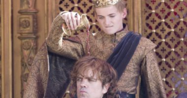 Dinklage يحتفل بعيد ميلاد الشخصية الأسوأ فى game of thrones