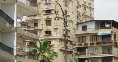 إضاءة أعمدة الكهرباء نهارا فى ميدان الحجاز بمصر الجديدة رغم دعوات الترشيد