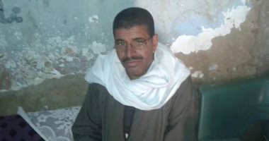 بالصور.. مأساة مواطن بسوهاج يعانى من تآكل فى الغضروف ولا يجد ثمن العلاج