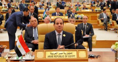  بالفيديو.. كلمة تاريخية للسيسي بقمة الرياض.. الرئيس: الإرهاب يمثل تهديدا لدول العالم ومصر تخوض يوميا حربا ضروسا ضده.. ويدعو الجميع لمواجهته بكل أشكاله.. ويتساءل: من يوفر الملاذ الآمن والغطاء السياسى للإرهابيين؟