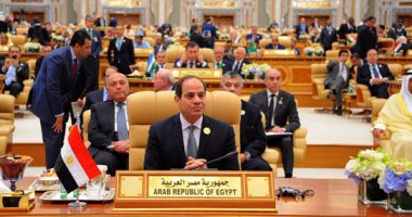 السيسي: مصر قدمت نموذجا تاريخيا لاستعادة مؤسساتها بشكل سلمى وحضارى