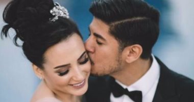 "ساندى" تنشر صورة جديدة من حفل زفافها