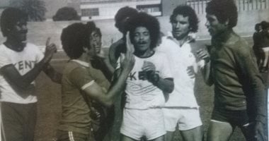 شاهد.. "شطة والشيخ" نجما الأهلي السابقين فى لعبة "صلح"
